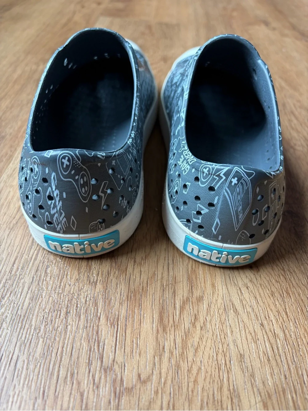 Native Jefferson Gamer Video Game Print Slip On Shoes Youth J4 Big Kids 4